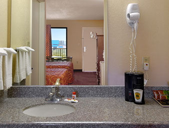 Super 8 By Wyndham Hattiesburg North Ngoại thất bức ảnh